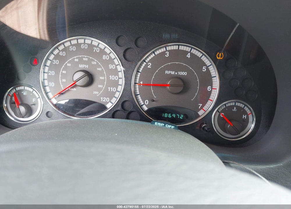 2006 JEEP LIBERTY VIN: 1J4GK58KX6W221472