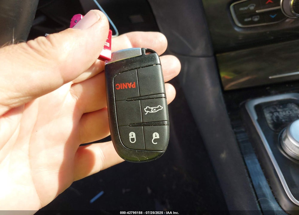 2017 CHRYSLER 300 VIN: 2C3CCARG1HH566562