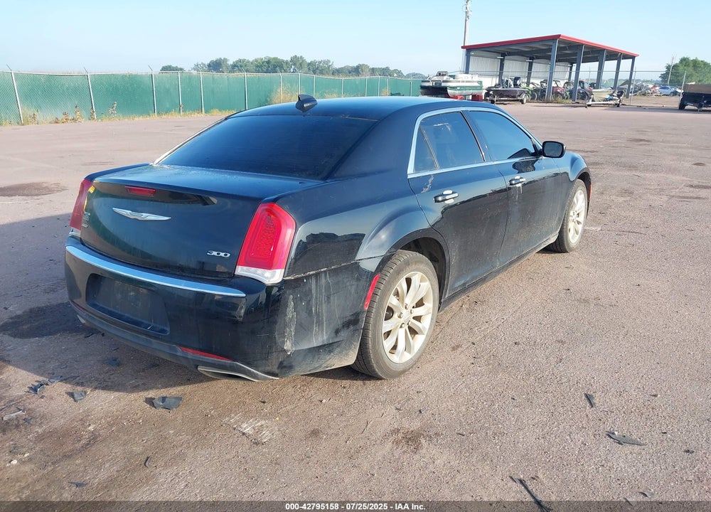 2017 CHRYSLER 300 VIN: 2C3CCARG1HH566562