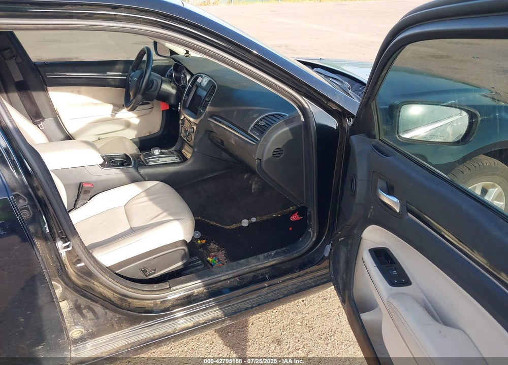 2017 CHRYSLER 300 VIN: 2C3CCARG1HH566562