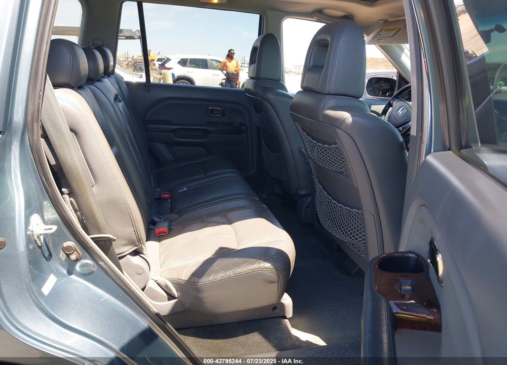 2005 HONDA PILOT VIN: 2HKYF18595H561413