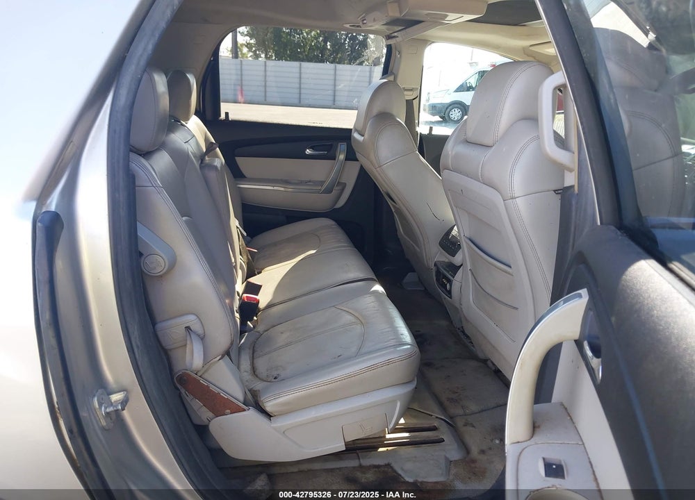 2008 GMC ACADIA VIN: 1GKER33728J131186