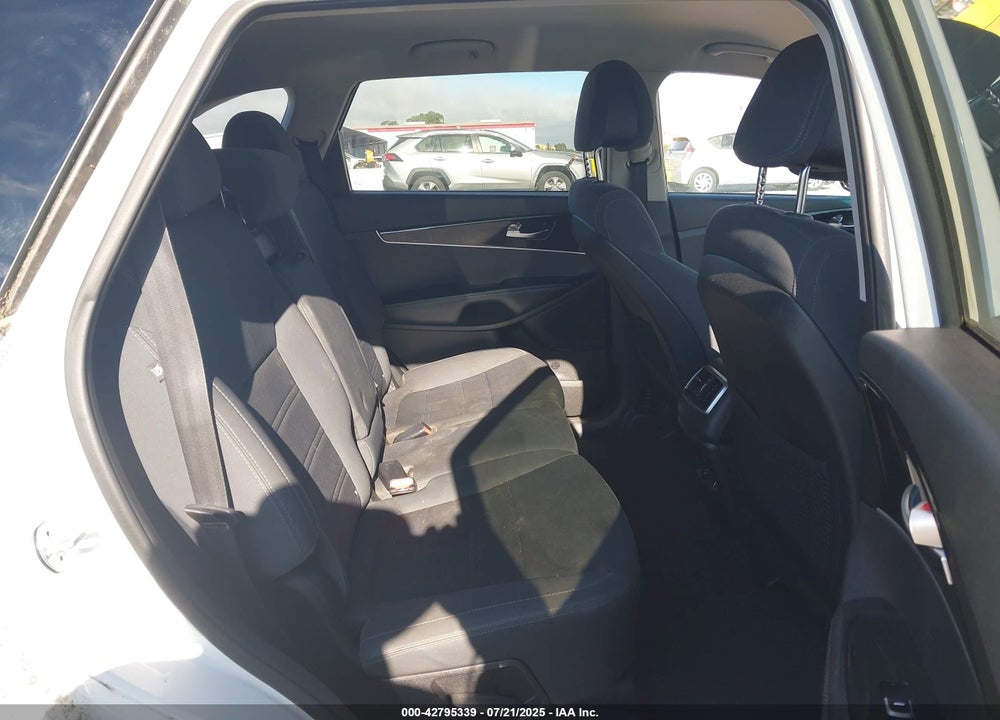 2016 KIA SORENTO VIN: 5XYPGDA51GG135486
