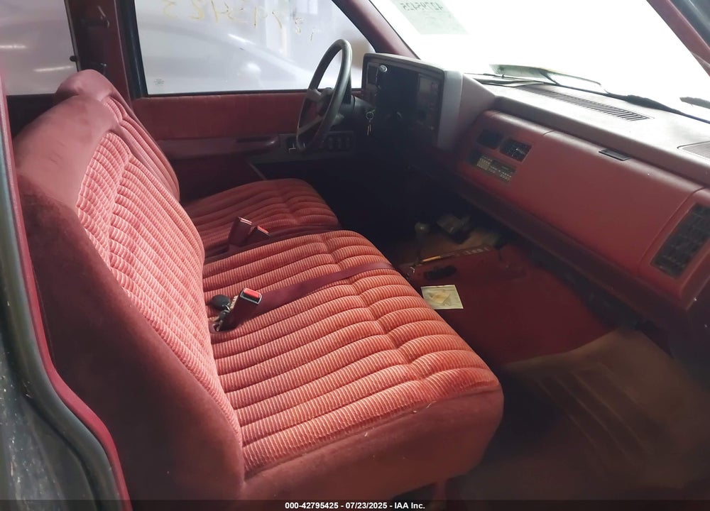 1991 CHEVROLET GMT-400 K1500 VIN: 2GCEK19K8M1140852