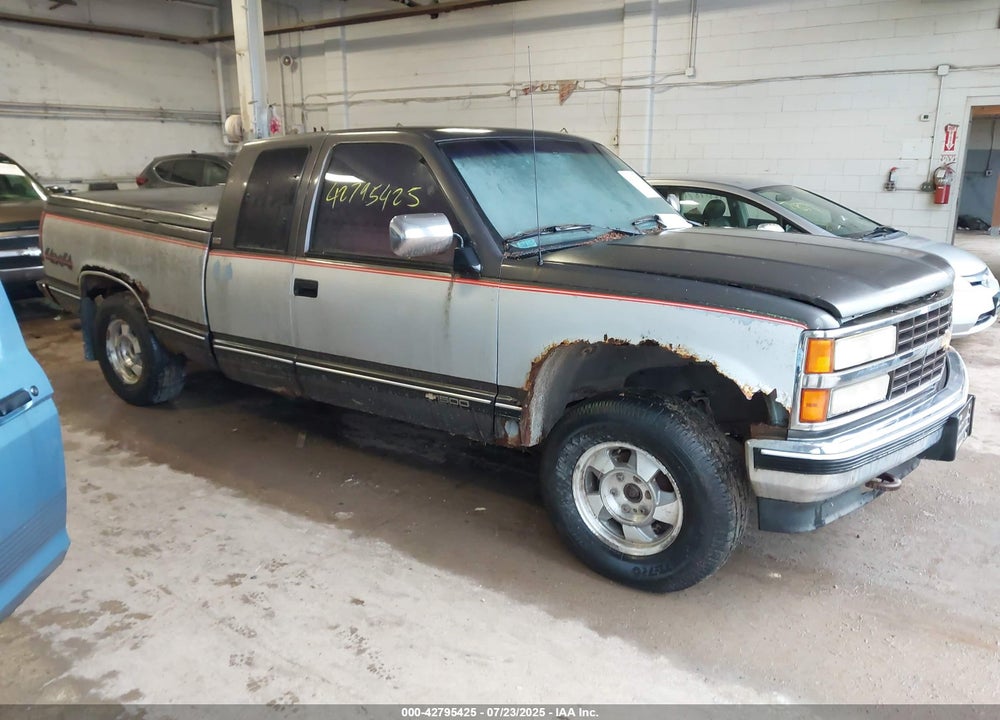 1991 CHEVROLET GMT-400 K1500 VIN: 2GCEK19K8M1140852