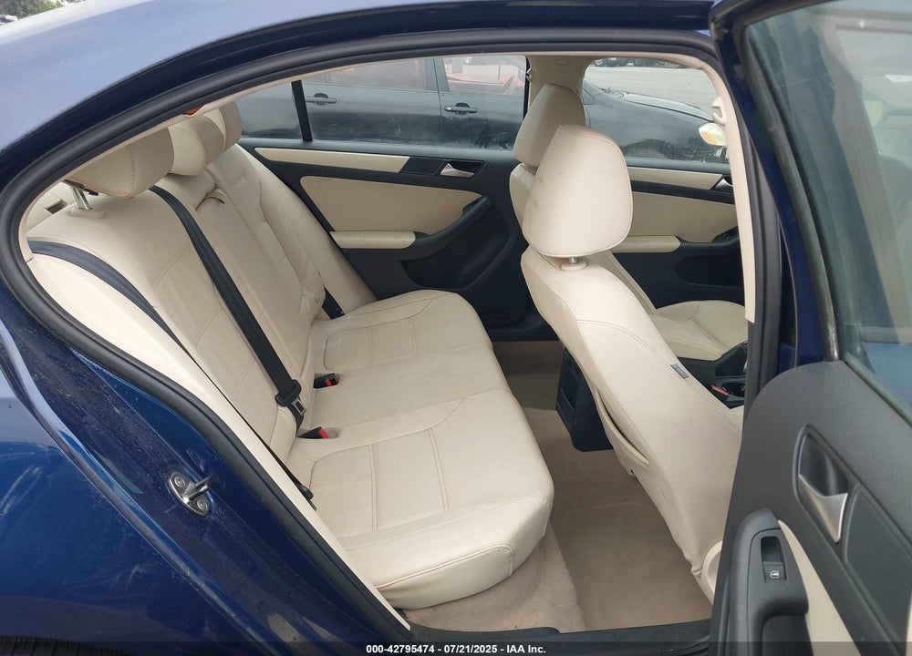 2012 VOLKSWAGEN JETTA VIN: 3VWDP7AJ3CM470888
