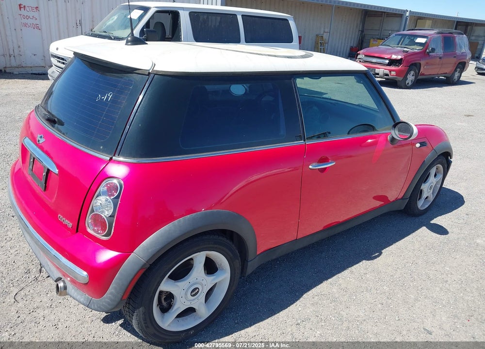 2004 MINI COOPER VIN: WMWRC33444TJ62861