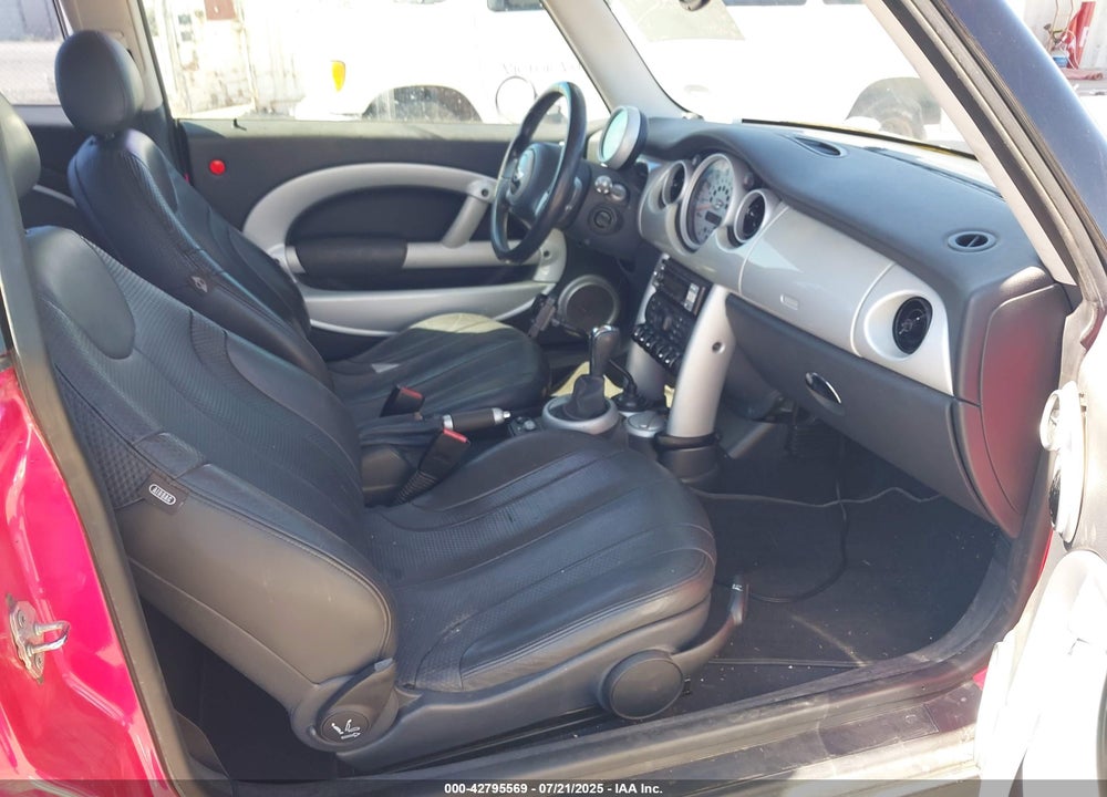 2004 MINI COOPER VIN: WMWRC33444TJ62861