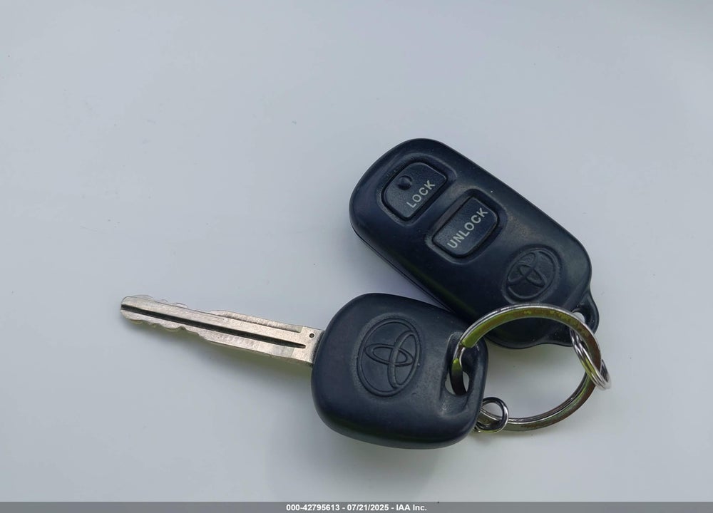 2008 TOYOTA COROLLA LE VIN: 1NXBR30E28Z046554