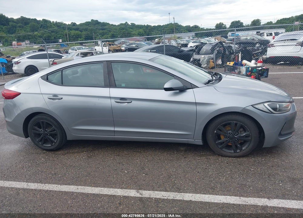 2017 HYUNDAI ELANTRA VIN: 5NPD74LF3HH137176