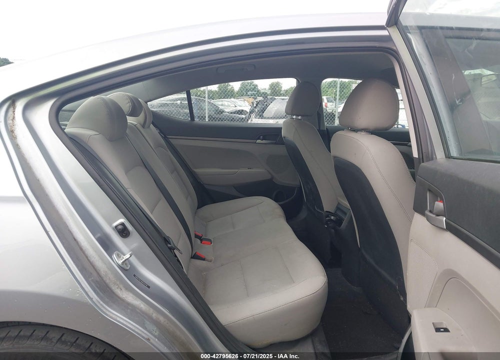 2017 HYUNDAI ELANTRA VIN: 5NPD74LF3HH137176