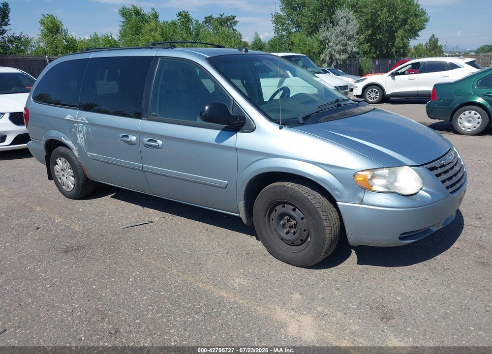 2005 CHRYSLER TOWN & COUNTRY LX VIN: 2C4GP44R95R538039