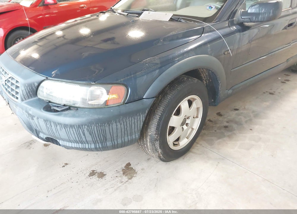 2004 VOLVO XC70 2.5T VIN: YV1SZ59H841160366