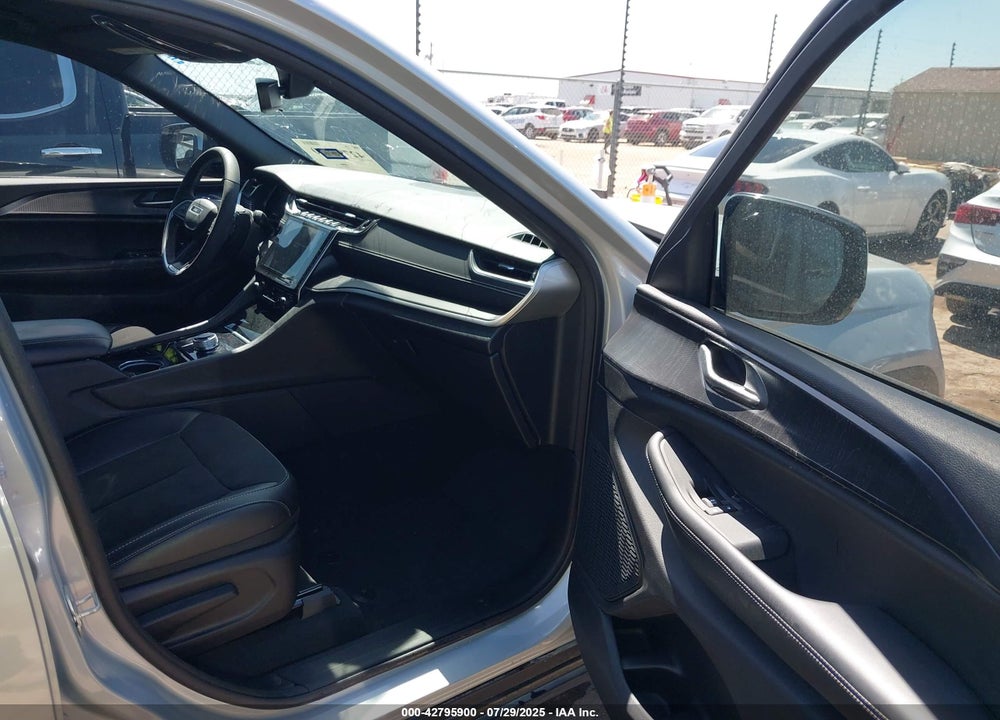 2023 JEEP GRAND CHEROKEE VIN: 1C4RJGAG9PC648017