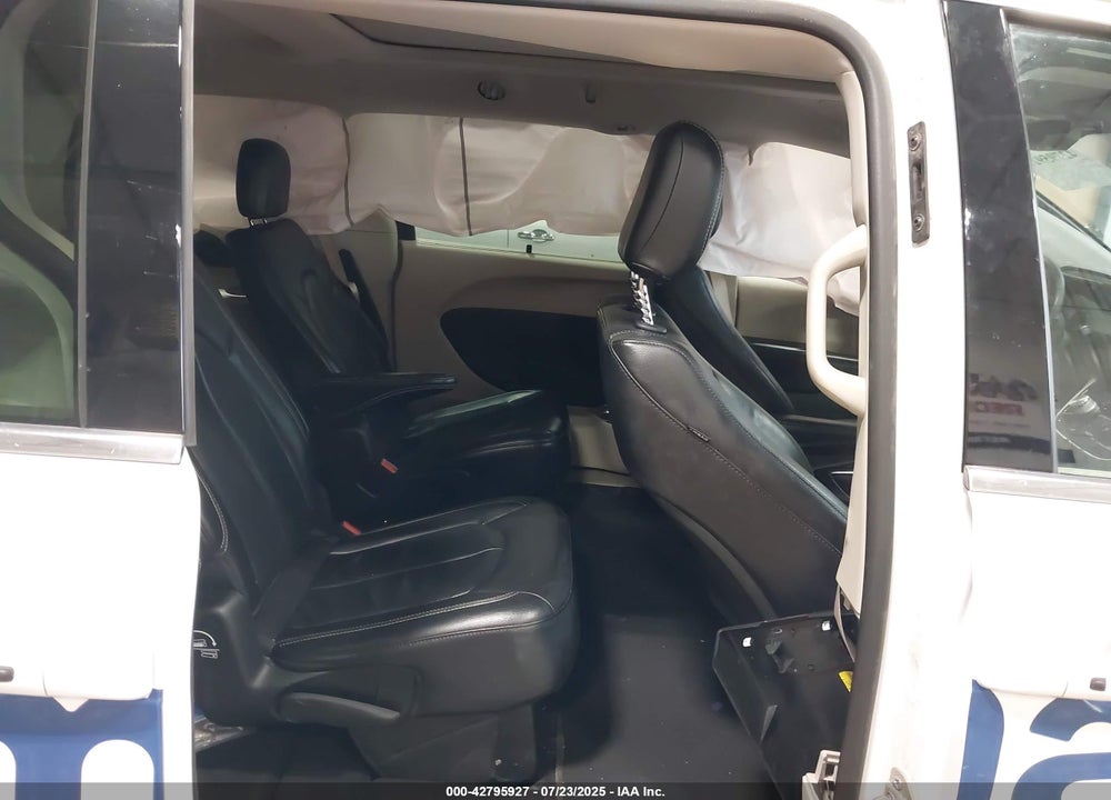 2022 CHRYSLER PACIFICA TOURING L VIN: 2C4RC1BG1NR238404
