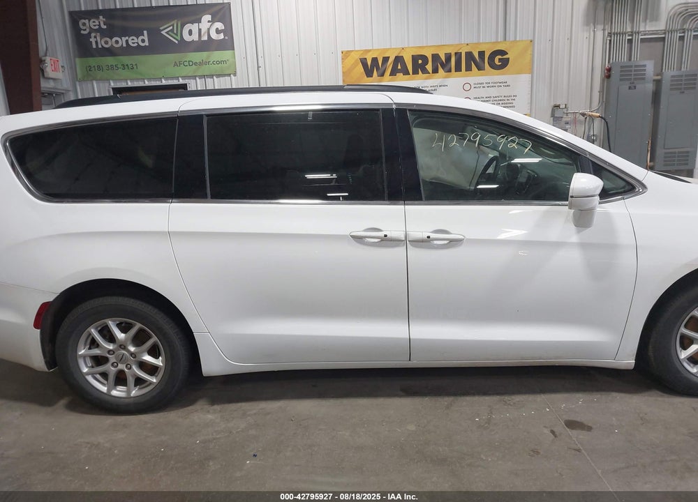 2022 CHRYSLER PACIFICA TOURING L VIN: 2C4RC1BG1NR238404