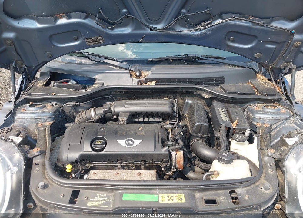 2010 MINI COOPER VIN: WMWMF3C50ATU77369
