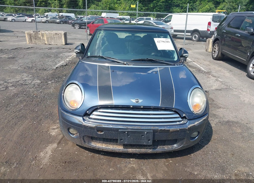 2010 MINI COOPER VIN: WMWMF3C50ATU77369