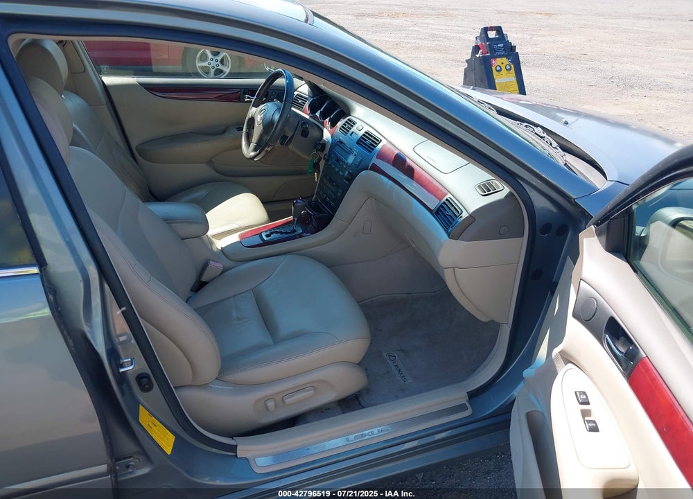 2002 LEXUS ES 300 VIN: JTHBF30G320019214