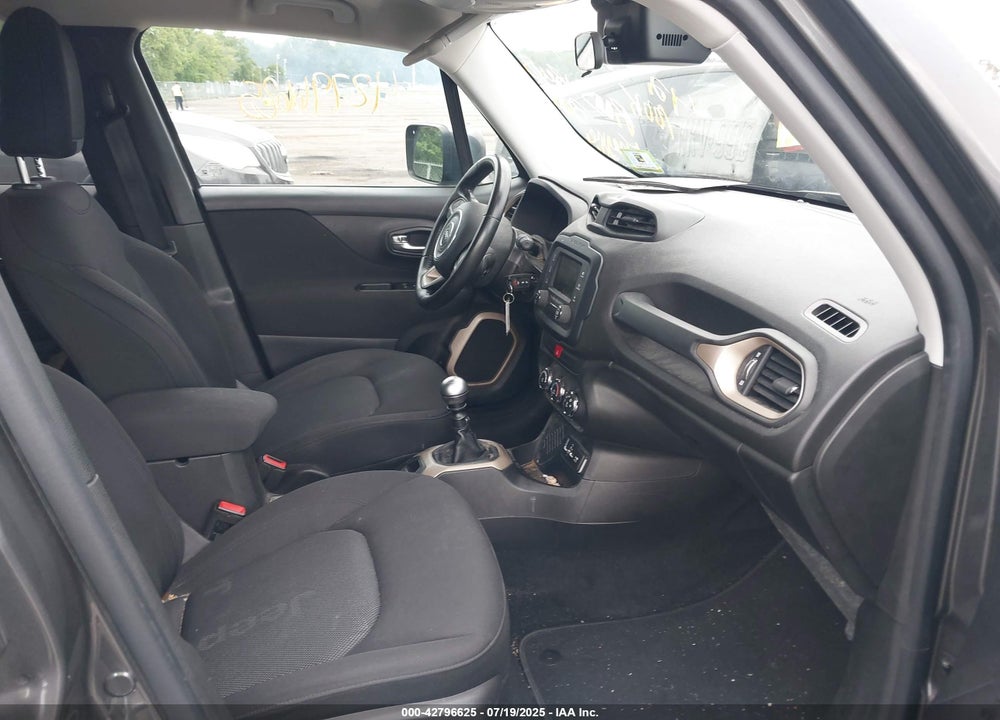 2016 JEEP RENEGADE VIN: ZACCJABW5GPC52039