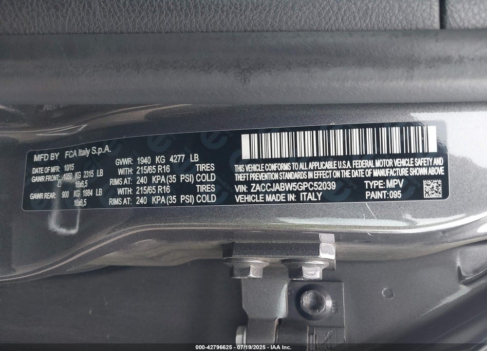 2016 JEEP RENEGADE VIN: ZACCJABW5GPC52039