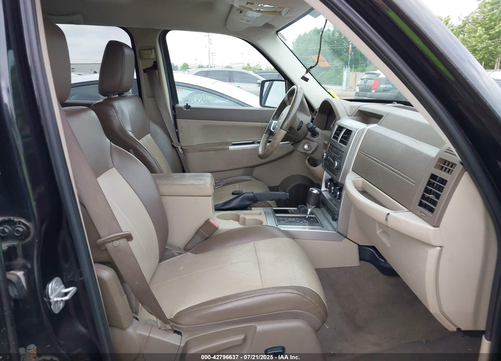 2008 JEEP LIBERTY VIN: 1J8GN58K08W139064