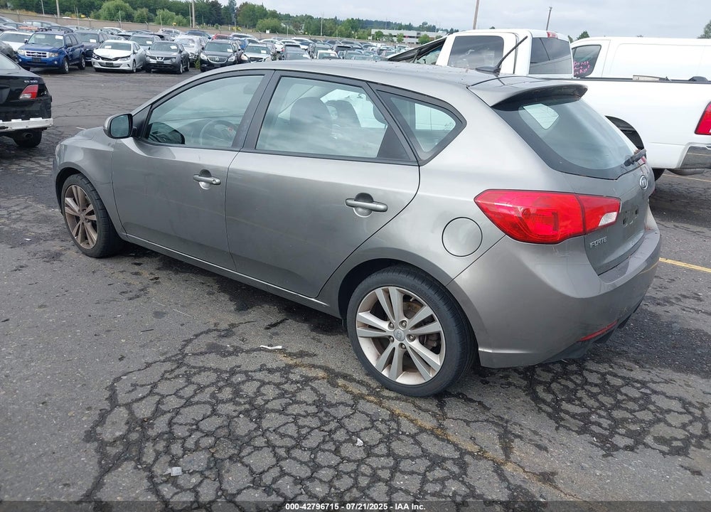 2011 KIA FORTE VIN: KNAFW5A38B5400325