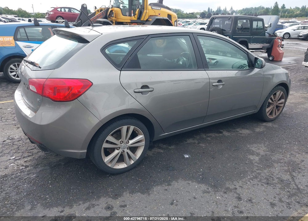 2011 KIA FORTE VIN: KNAFW5A38B5400325