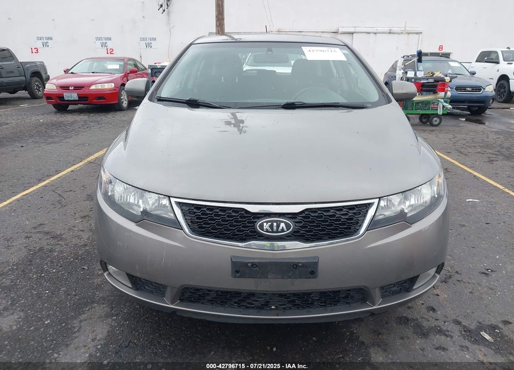 2011 KIA FORTE VIN: KNAFW5A38B5400325