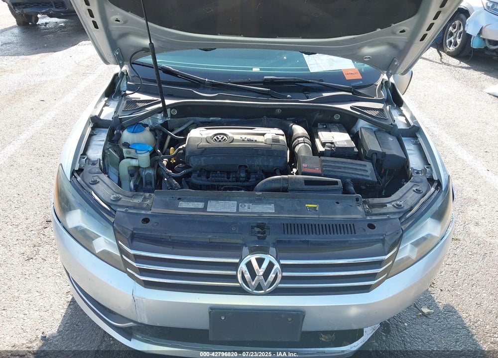 2015 VOLKSWAGEN PASSAT VIN: 1VWAT7A35FC064701