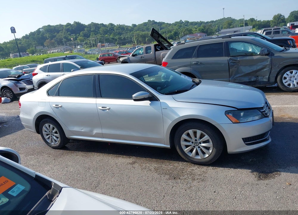 2015 VOLKSWAGEN PASSAT VIN: 1VWAT7A35FC064701
