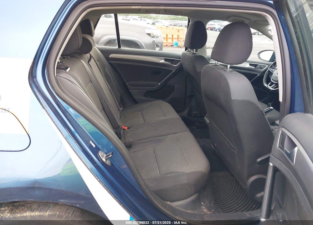 2016 VOLKSWAGEN GOLF VIN: 3VW217AU8GM032876