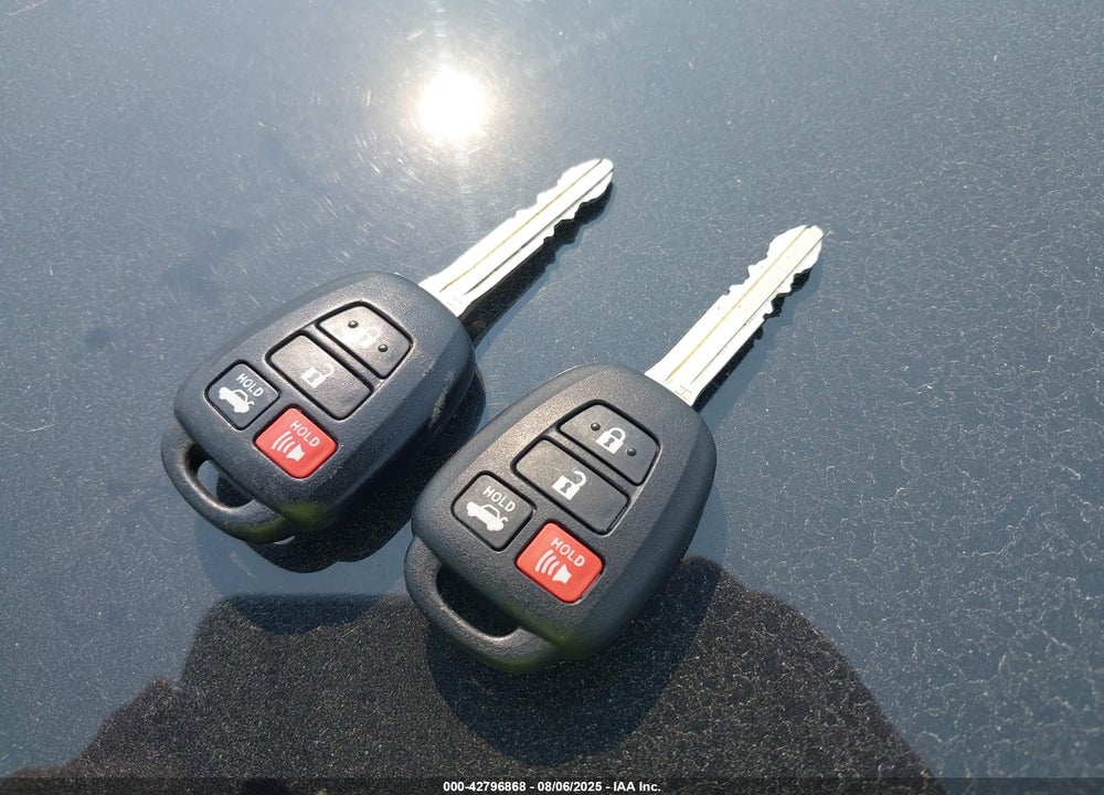 2018 TOYOTA COROLLA VIN: 5YFBURHE7JP814719