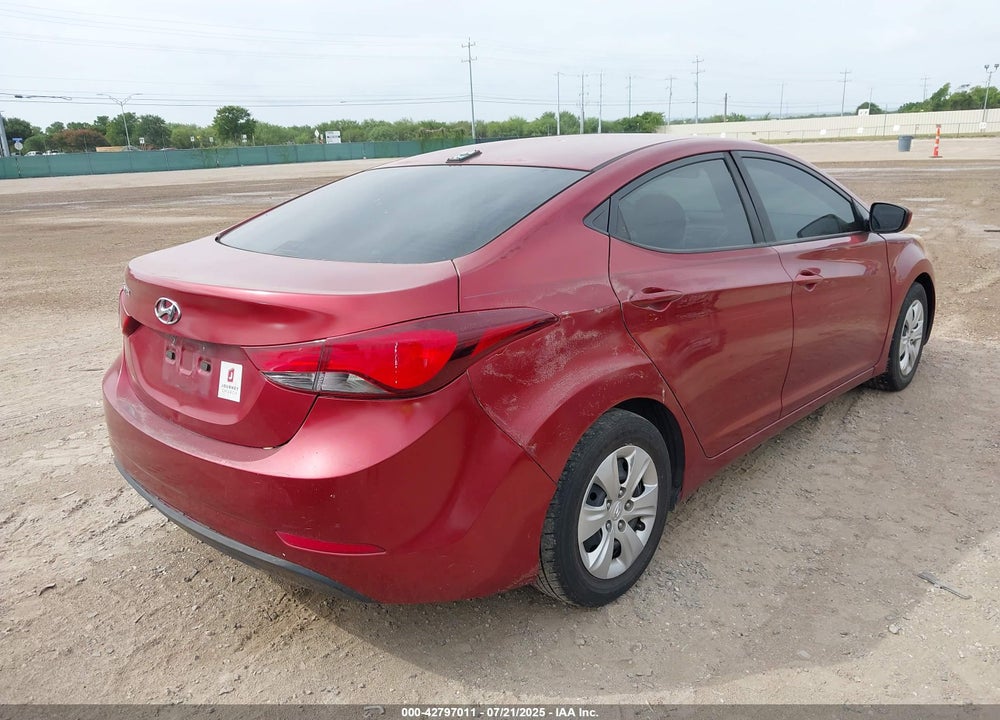 2016 HYUNDAI ELANTRA VIN: 5NPDH4AE9GH750375