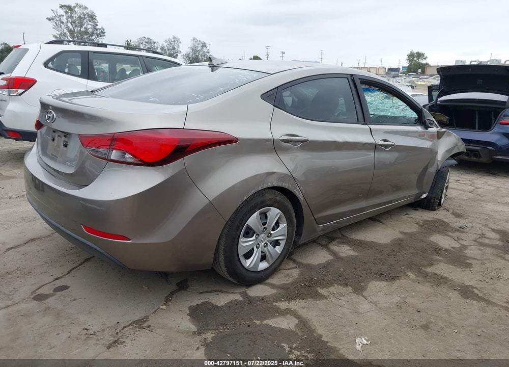 2016 HYUNDAI ELANTRA VIN: 5NPDH4AE0GH744741