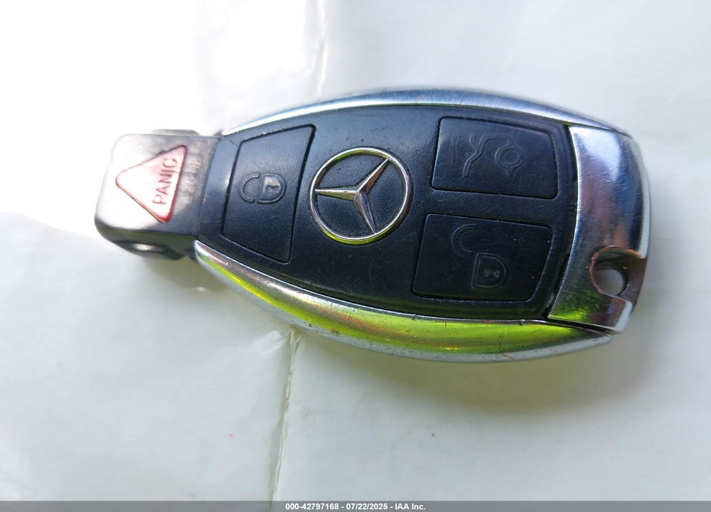 2008 MERCEDES-BENZ C CLASS VIN: WDDGF81XX8F048417