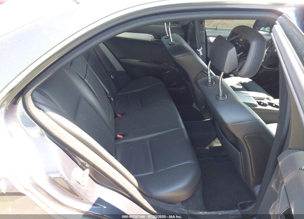 2008 MERCEDES-BENZ C CLASS VIN: WDDGF81XX8F048417