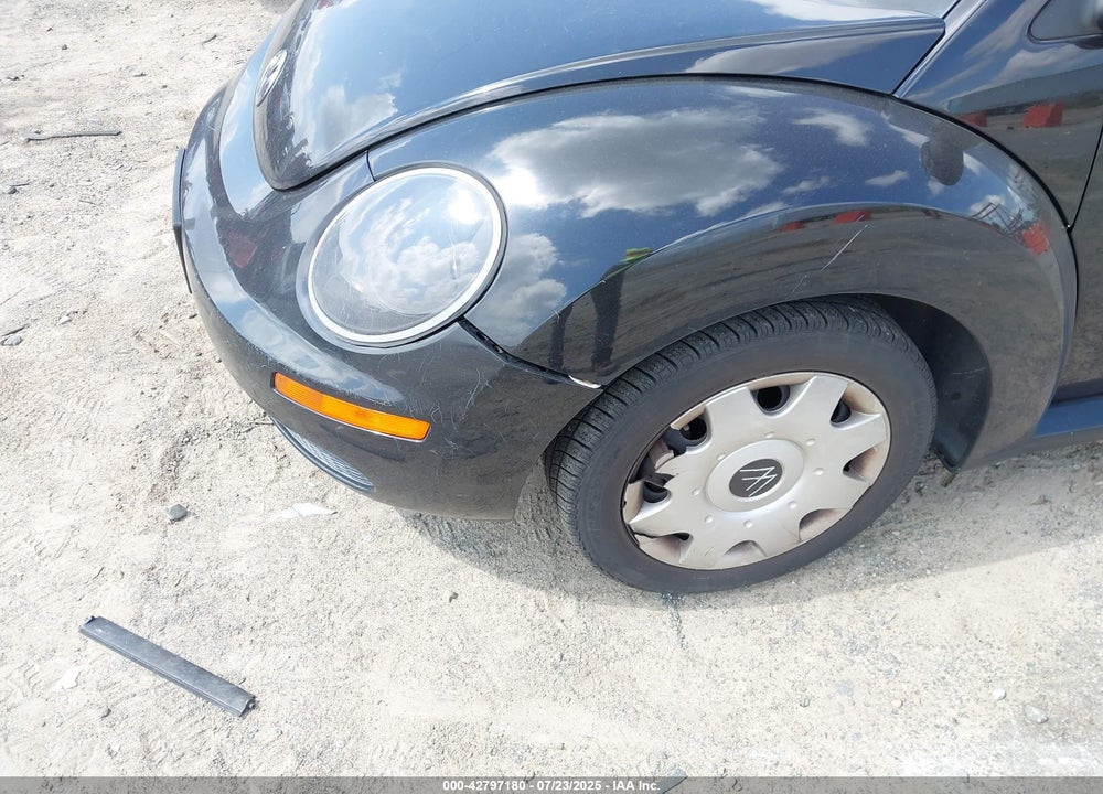 2010 VOLKSWAGEN BEETLE VIN: 3VWPG3AG7AM018434
