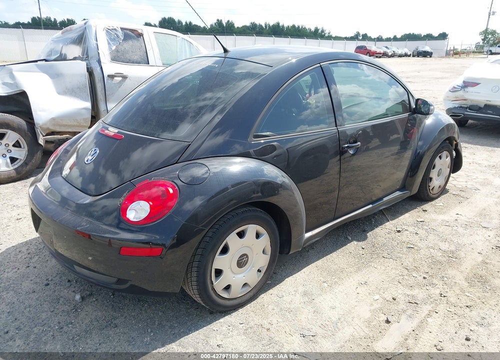 2010 VOLKSWAGEN BEETLE VIN: 3VWPG3AG7AM018434