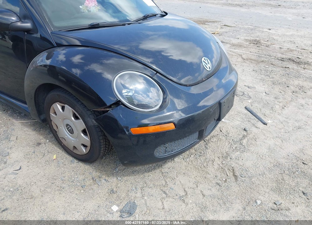2010 VOLKSWAGEN BEETLE VIN: 3VWPG3AG7AM018434