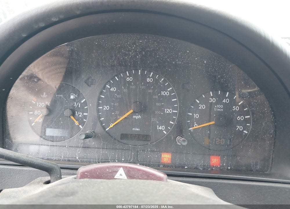2000 MERCEDES-BENZ ML 320 VIN: 4JGAB54E6YA190258