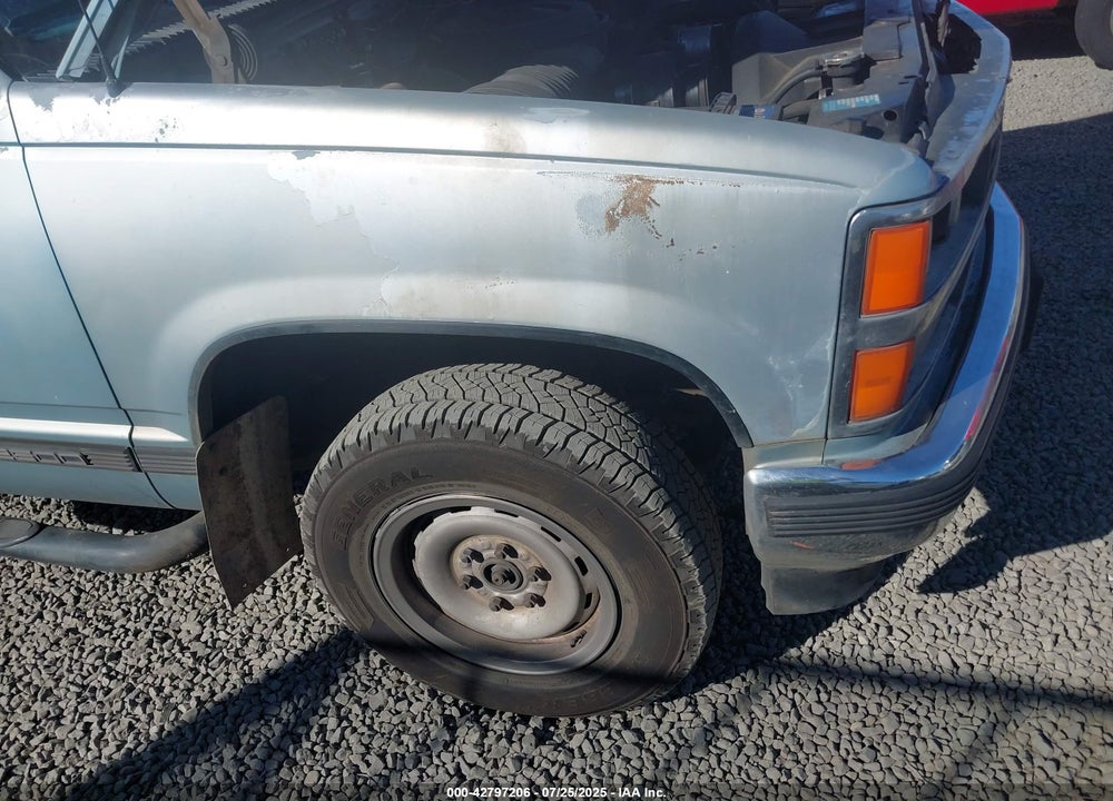 1989 CHEVROLET GMT-400 K2500 VIN: 1GCFK24K0KE273179