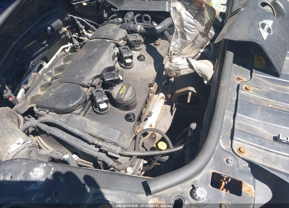 2011 MINI COOPER VIN: WMWZC5C56BWM10608
