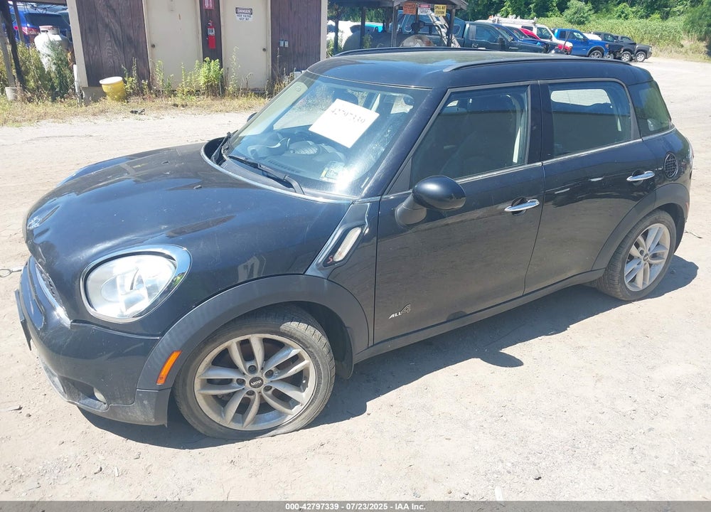 2011 MINI COOPER VIN: WMWZC5C56BWM10608