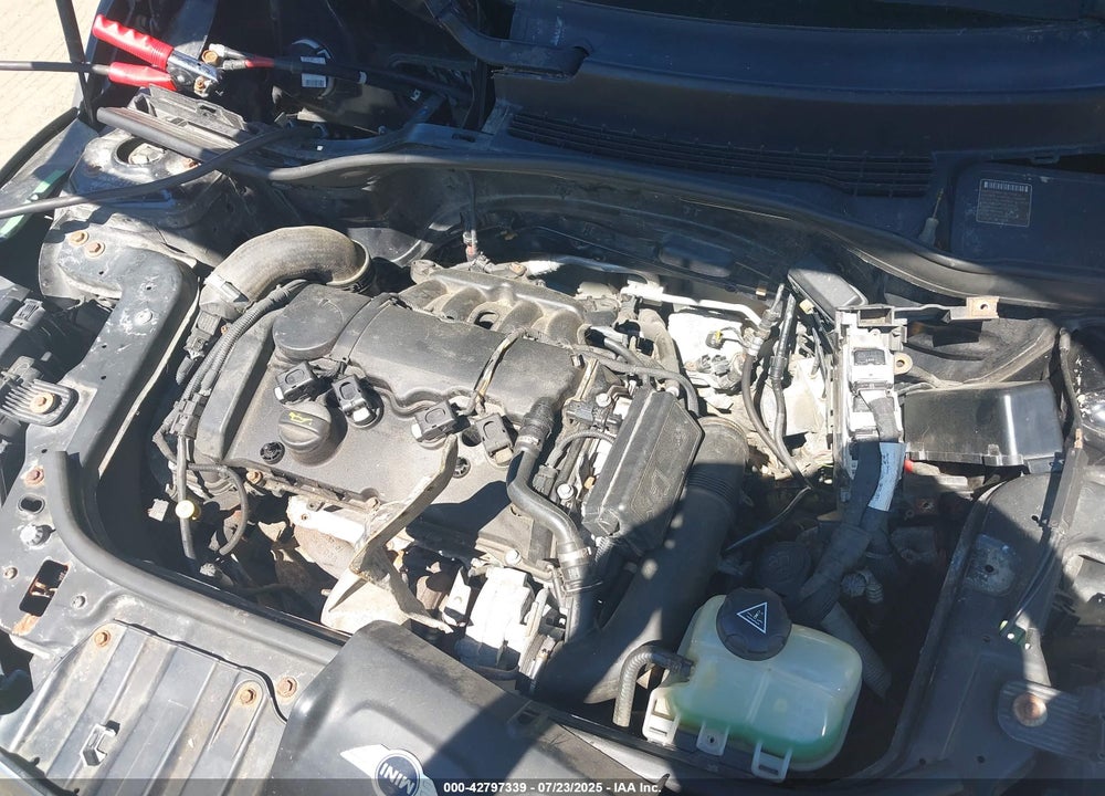 2011 MINI COOPER VIN: WMWZC5C56BWM10608