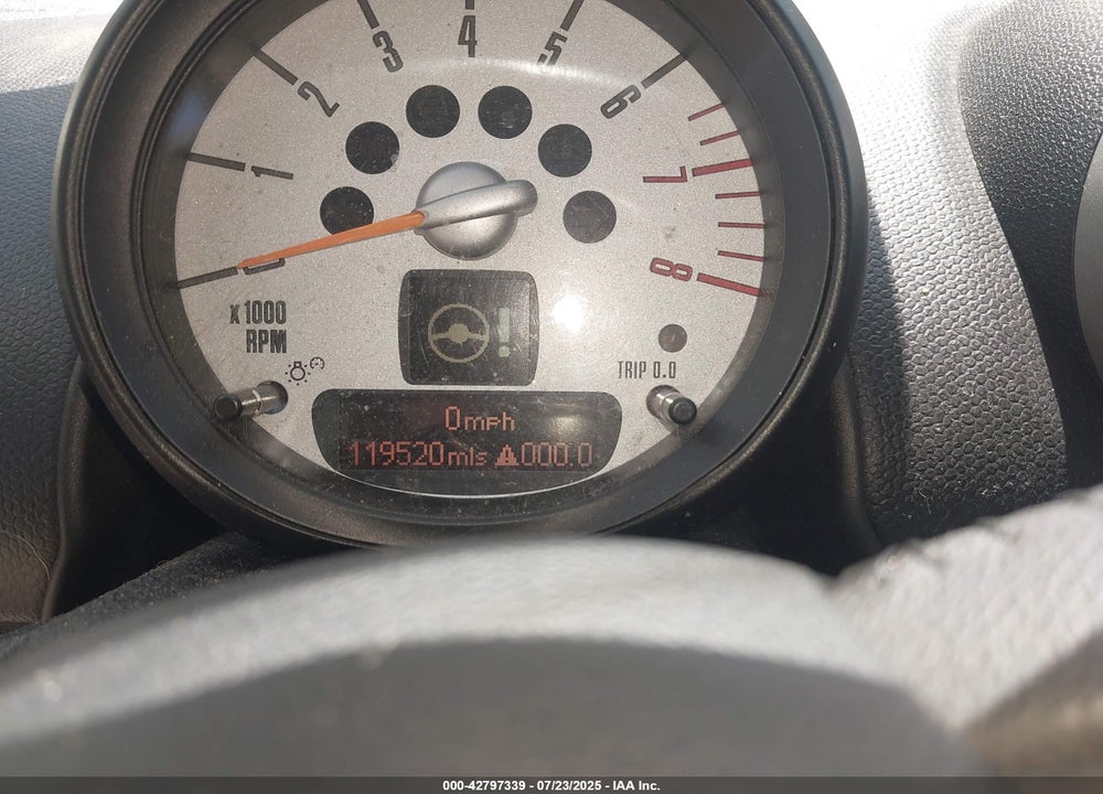 2011 MINI COOPER VIN: WMWZC5C56BWM10608
