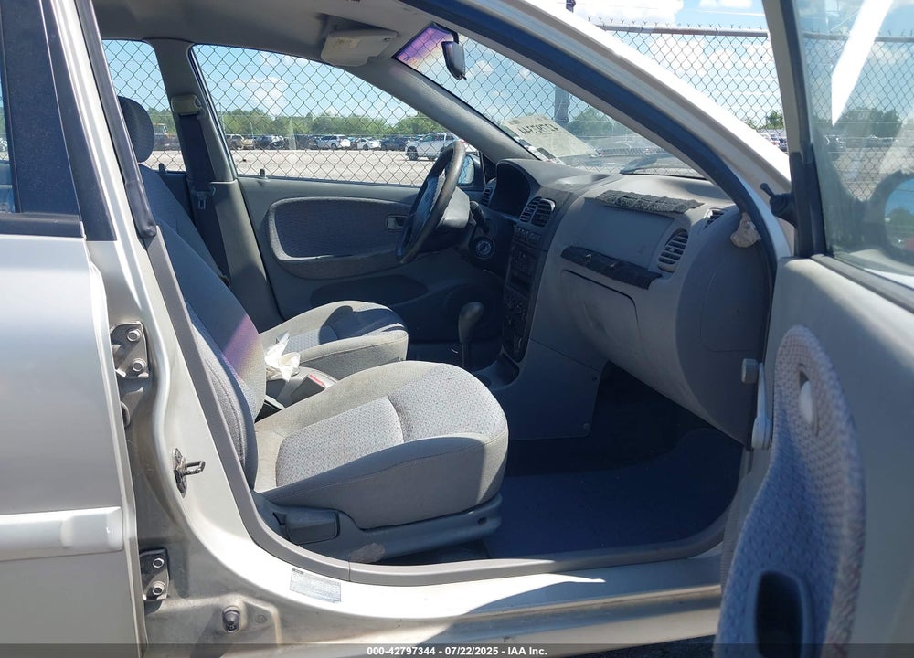 2001 KIA RIO VIN: KNADC123616516431