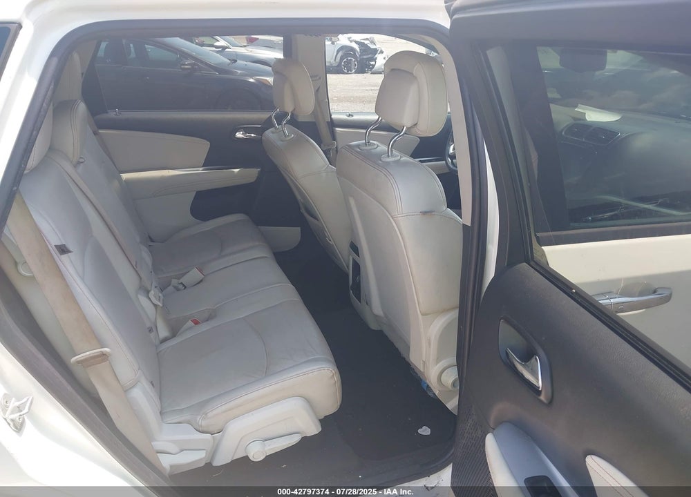 2011 DODGE JOURNEY VIN: 3D4PH9FG3BT523229