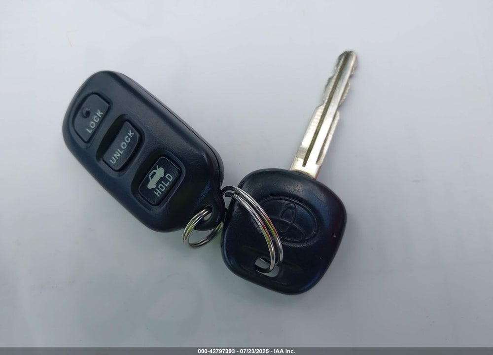 2004 TOYOTA CAMRY XLE VIN: 4T1BE30K64U844244