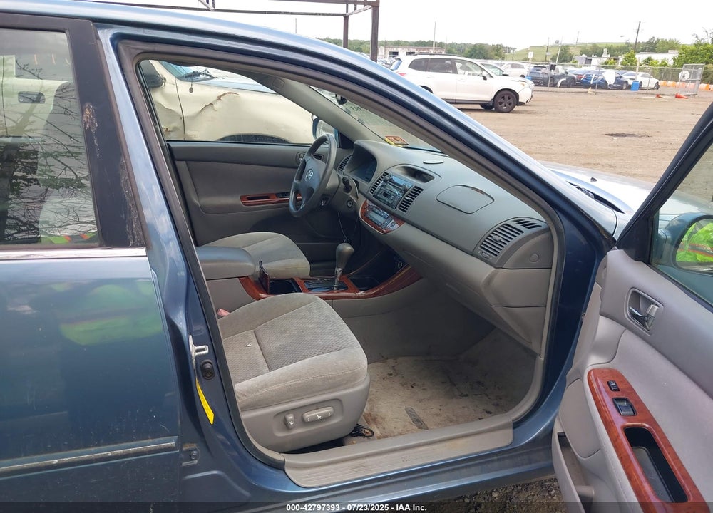 2004 TOYOTA CAMRY XLE VIN: 4T1BE30K64U844244